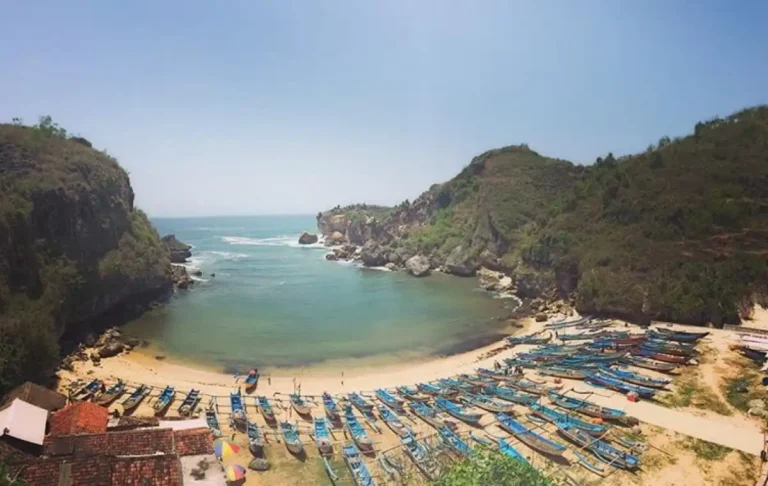 Pantai Ngrenehan Yogyakarta