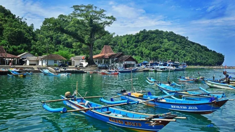 Pantai Sadeng Yogyakarta