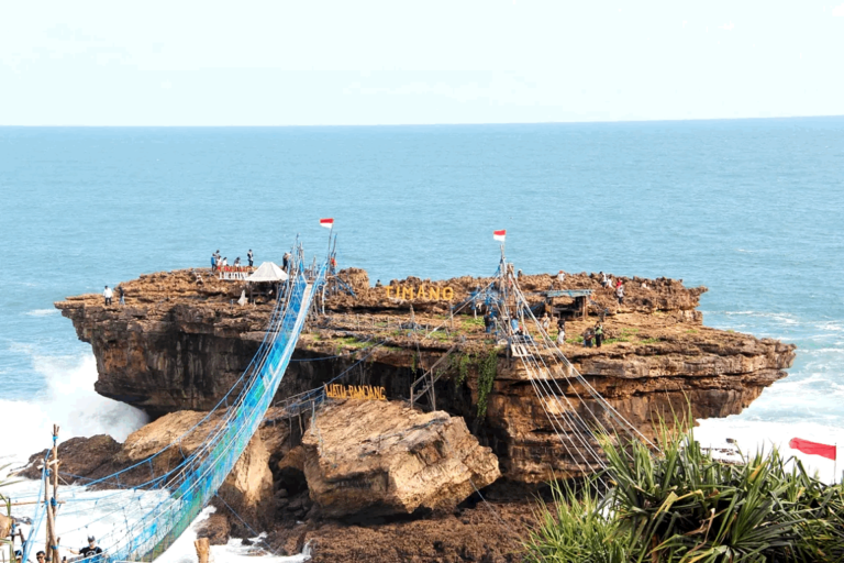 Pantai Timang Yogyakarta