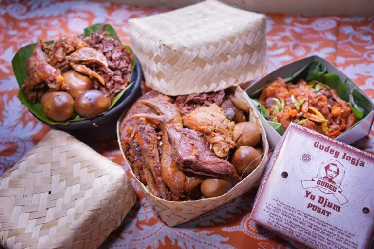 Gudeg Yu Djum Pusat Yogyakarta ()