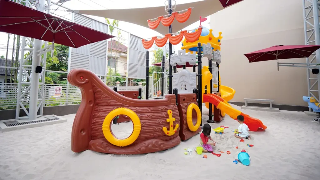 River Sandplay Eastparc Hotel Yogyakarta